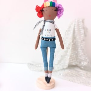 Love is Love- mensageira da diversidade